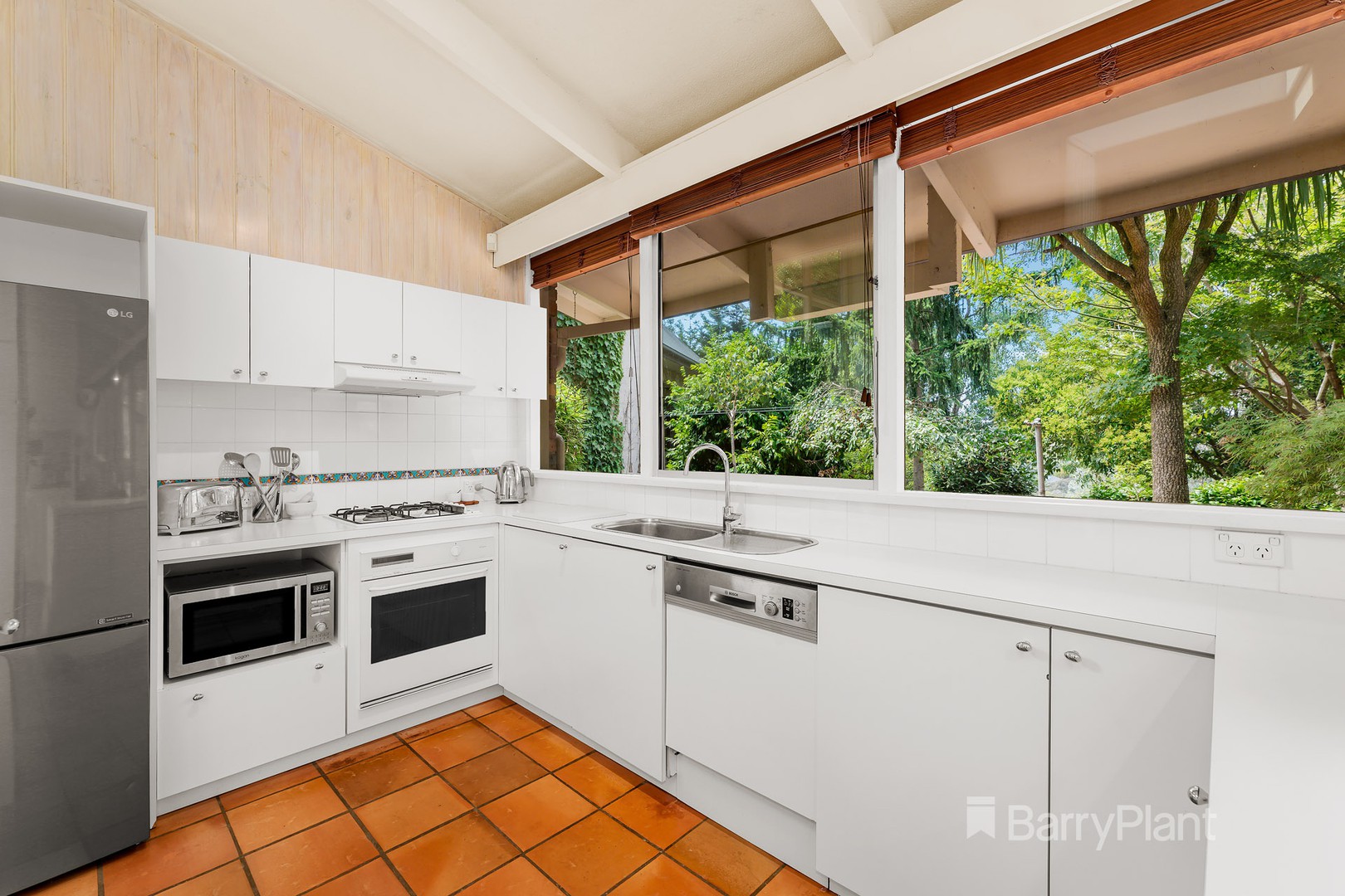 36 Pound Road, Warrandyte, VIC 3113, Warrandyte - Thumbnail 2
