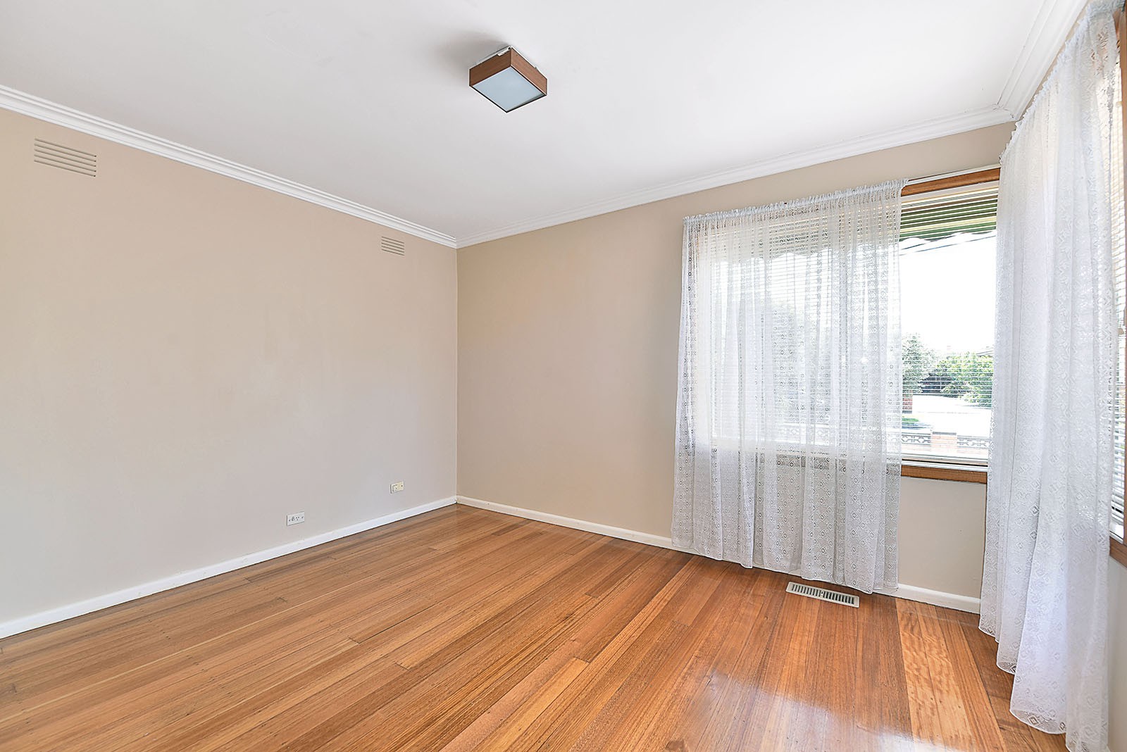 36 Ridge Drive, Avondale Heights, VIC 3034 - Thumbnail 2 - 29/09/2026