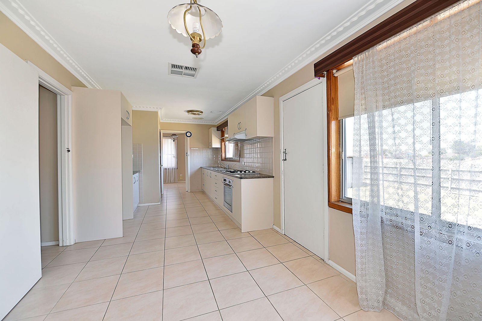 36 Ridge Drive, Avondale Heights, VIC 3034, Avondale Heights - Thumbnail 5