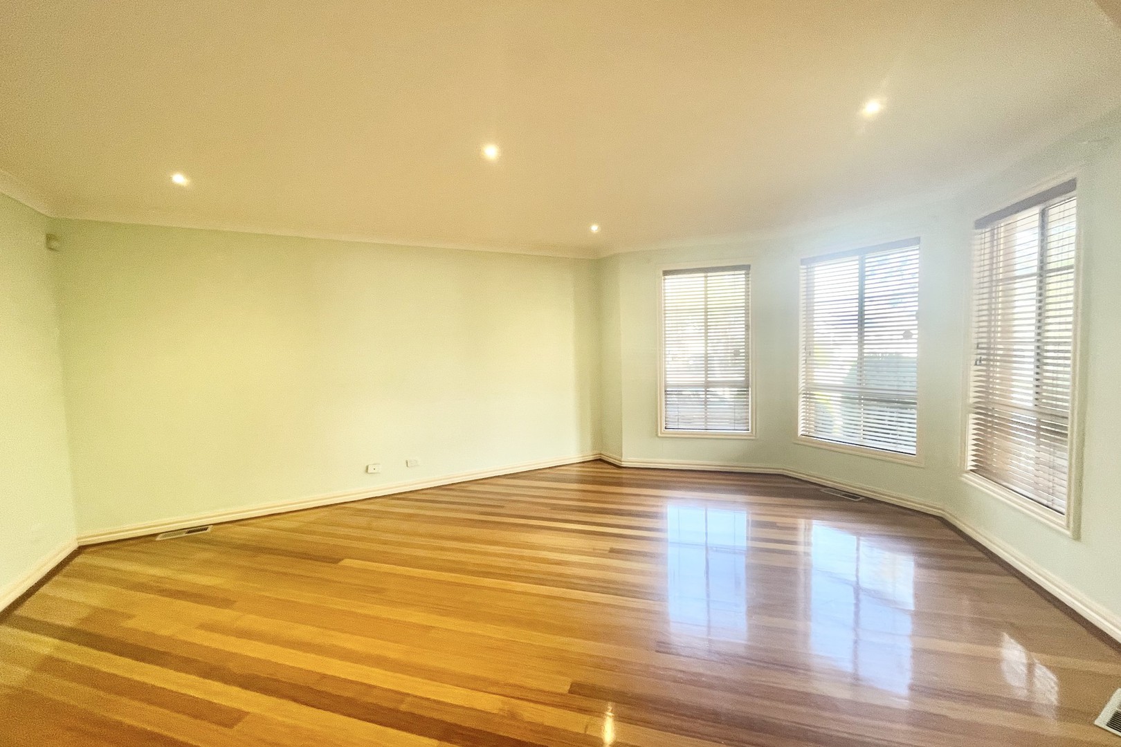 36 Roseleigh Boulevard, Sydenham, VIC 3037, Sydenham - Thumbnail 3