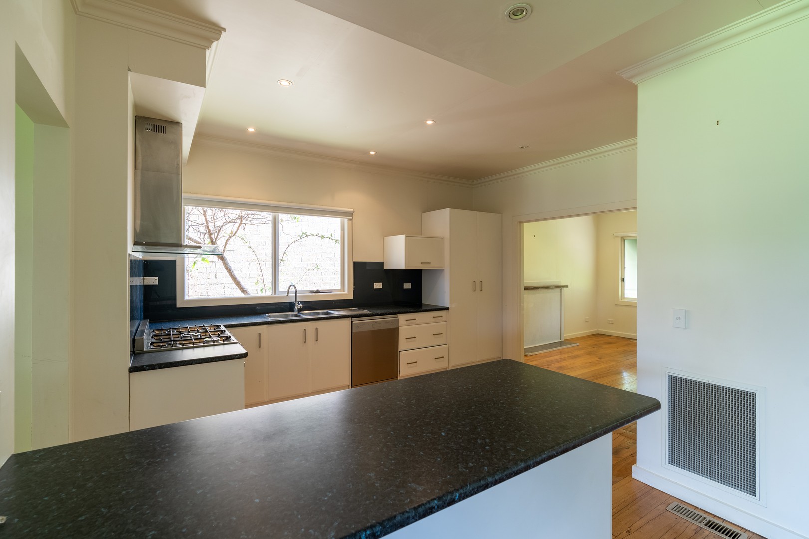 36 Royal Road, Bonbeach, VIC 3196, Bonbeach - Thumbnail 3