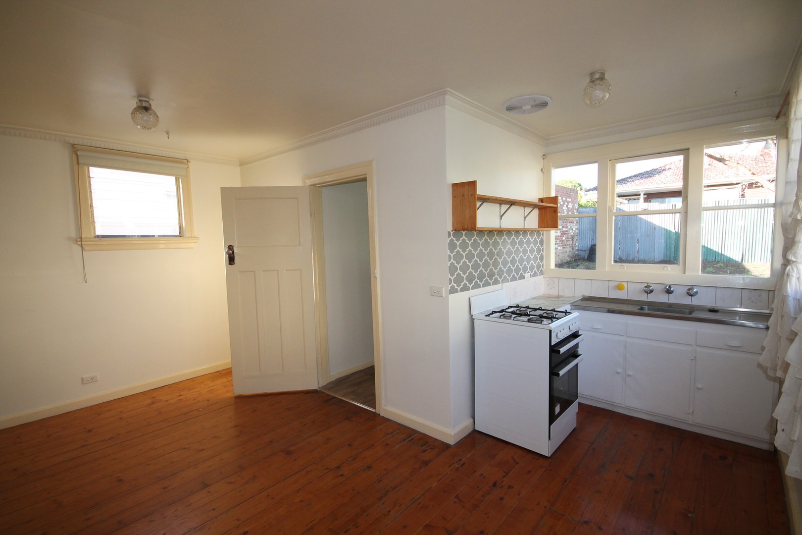 36 Salisbury Grove, Northcote, VIC 3070, Northcote - Thumbnail 4