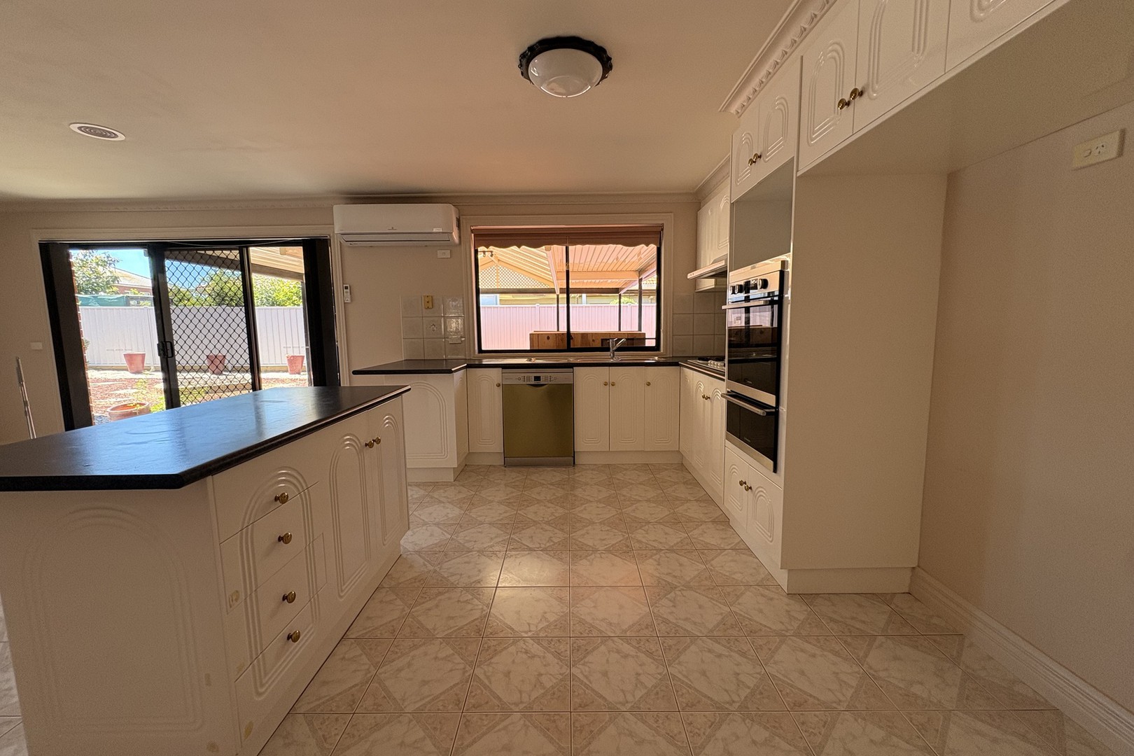 36 Wellesley Drive, Taylors Lakes, VIC 3038, Taylors Lakes - Thumbnail 3