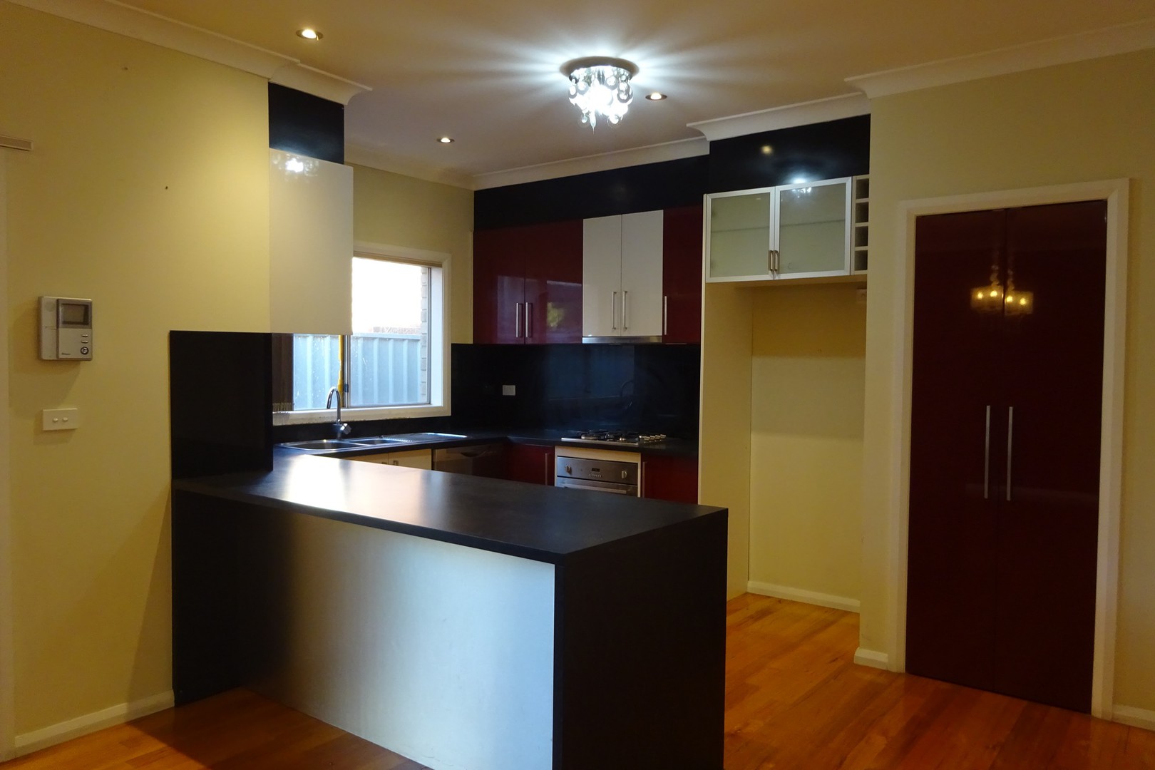 36 Westerfolds Loop, Craigieburn, VIC 3064, Craigieburn - Thumbnail 2