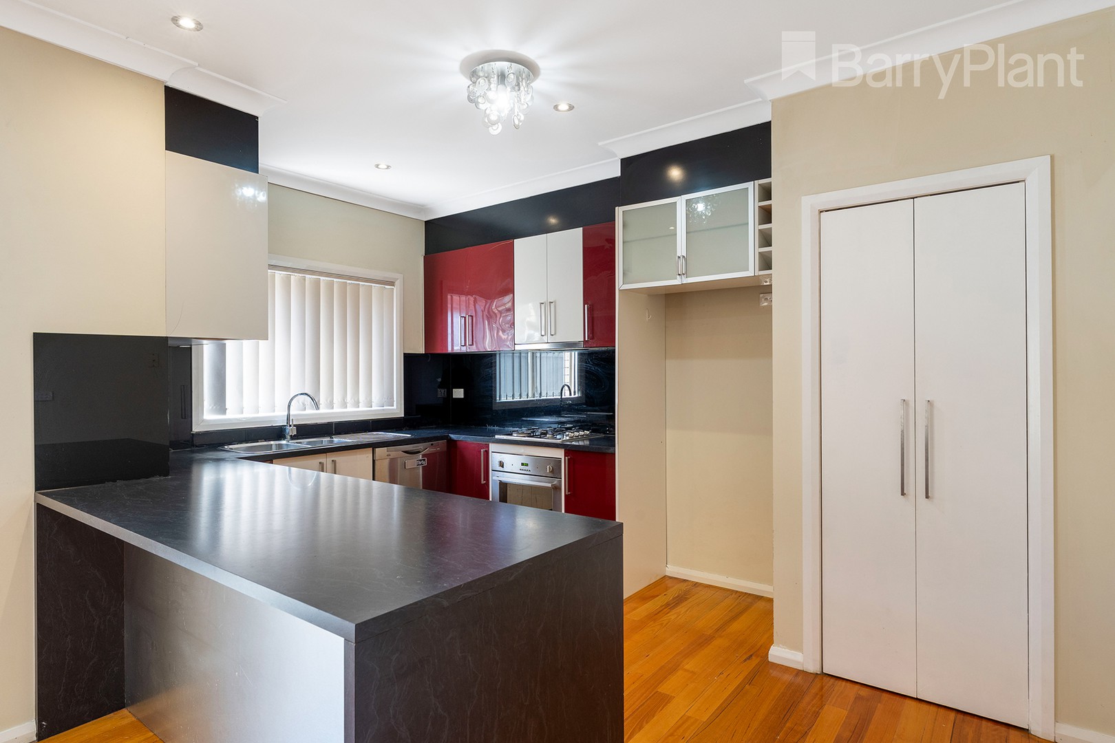 36 Westerfolds Loop, Craigieburn, VIC 3064 - Thumbnail 2 - 03/02/2026