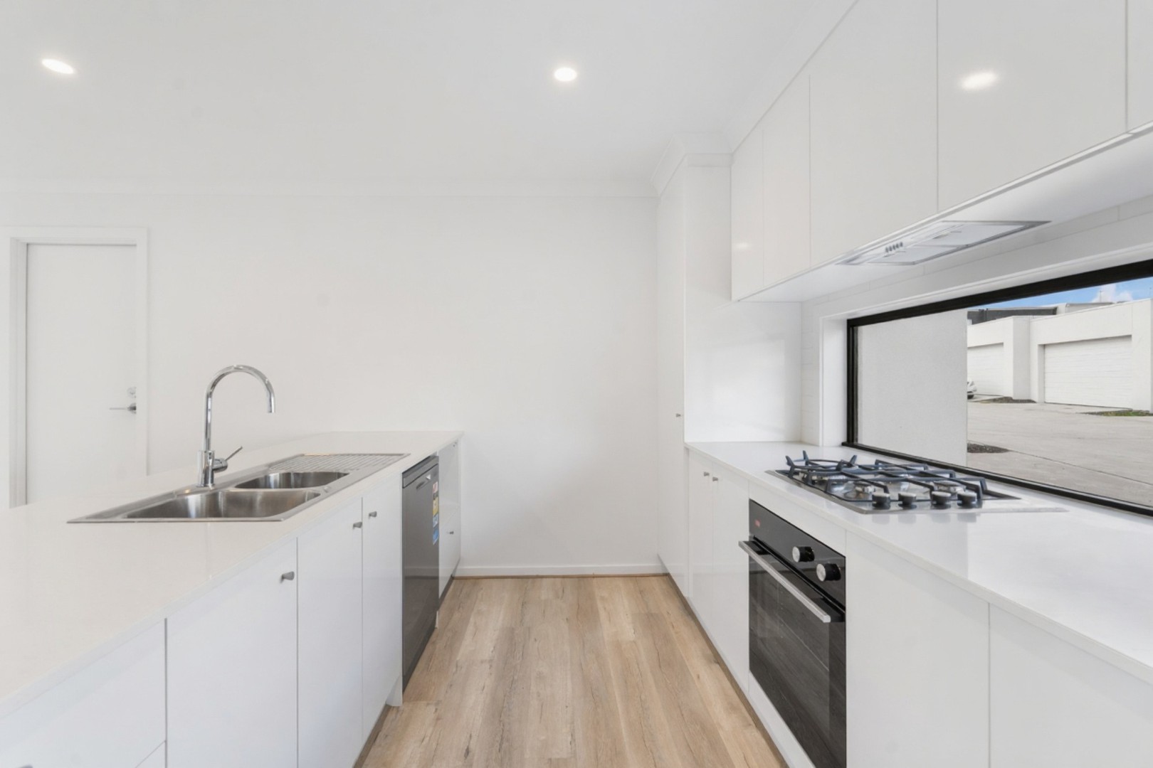 36 Wimbledon Boulevard, Strathtulloh, VIC 3338, Strathtulloh - Thumbnail 5