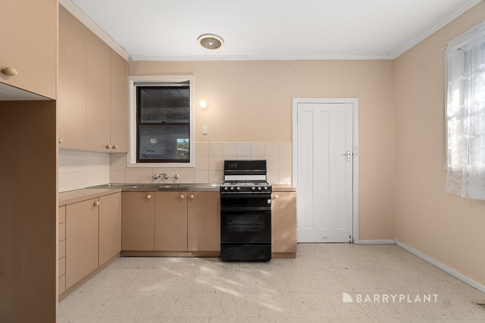 369 Waterdale Road, Bellfield, VIC 3081 - Thumbnail 2 - 09/05/2025