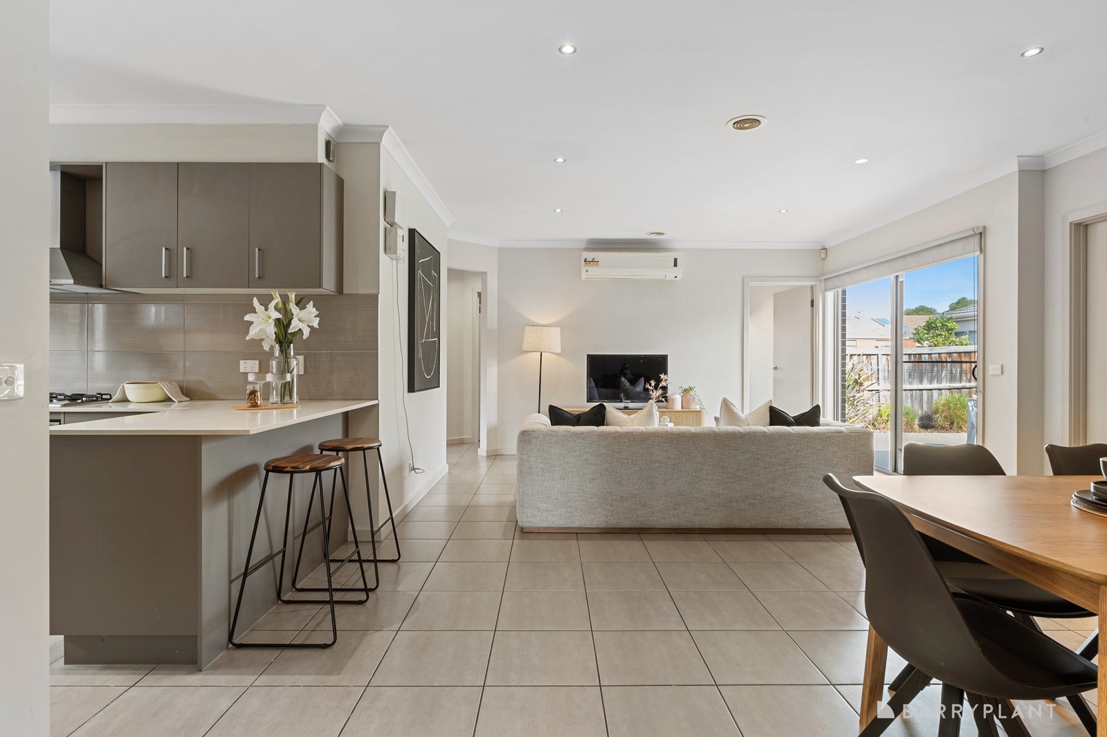 37 Barleygrass Crescent, Brookfield, VIC 3338, Brookfield - Thumbnail 6