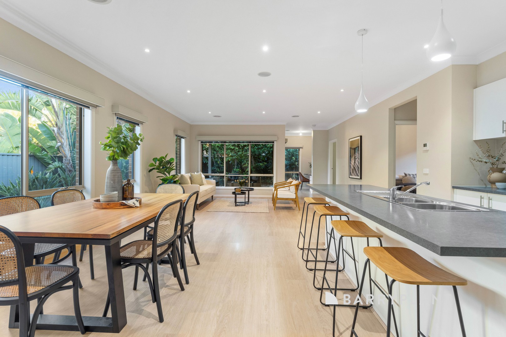 37 Bathgate Crescent, Cranbourne East, VIC 3977, Cranbourne East - Thumbnail 3