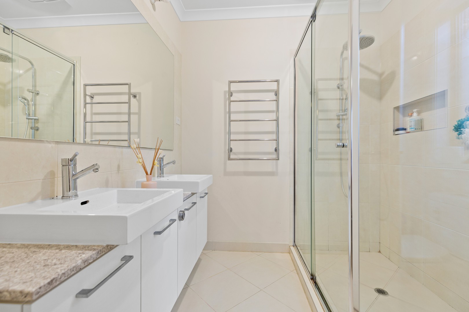 37 Blackledge Drive, Clyde North, VIC 3978, Clyde North - Thumbnail 3