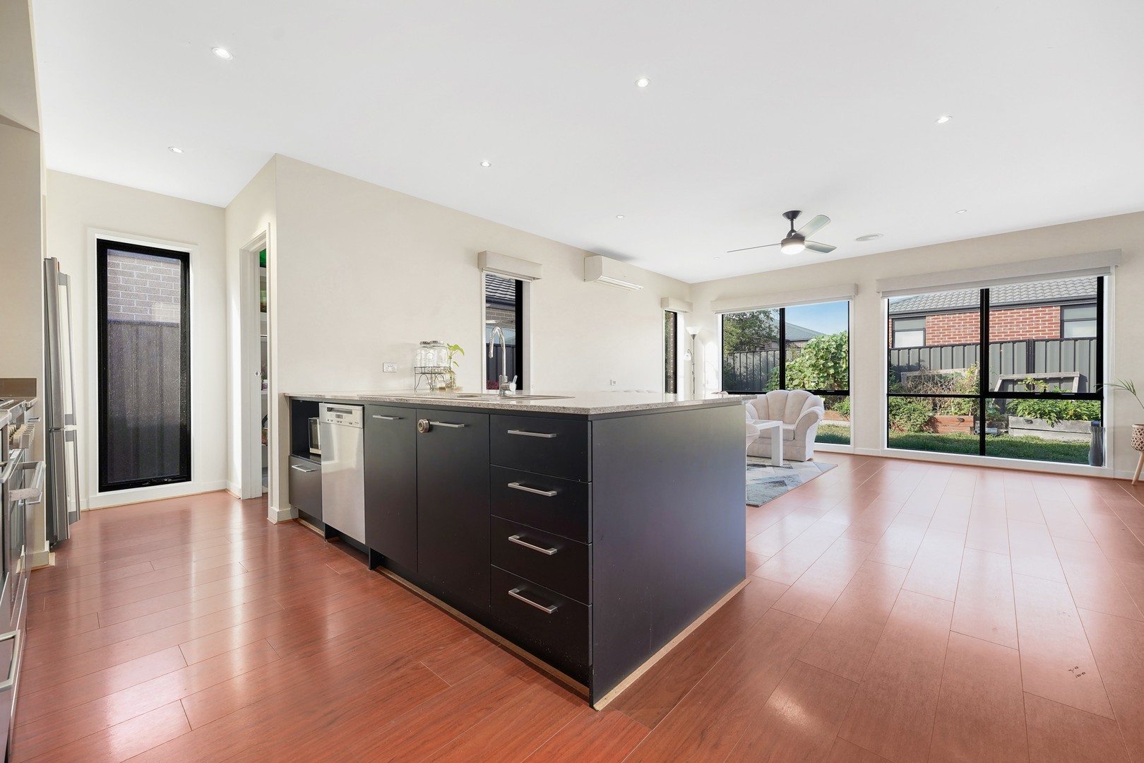 37 Blackledge Drive, Clyde North, VIC 3978, Clyde North - Thumbnail 8