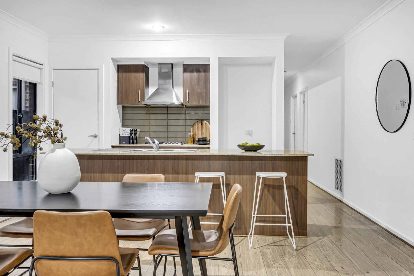 37 Brentwick Drive, Craigieburn, VIC 3064, Craigieburn - Thumbnail 3