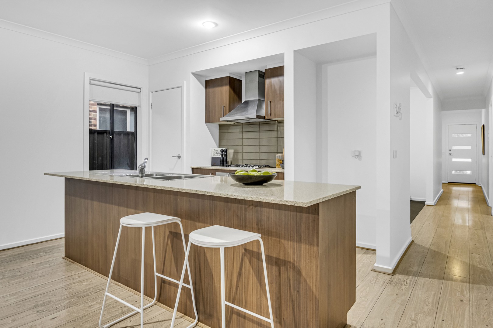 37 Brentwick Drive, Craigieburn, VIC 3064, Craigieburn - Thumbnail 4