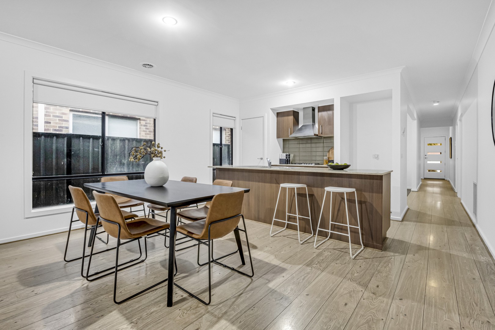 37 Brentwick Drive, Craigieburn, VIC 3064, Craigieburn - Thumbnail 3