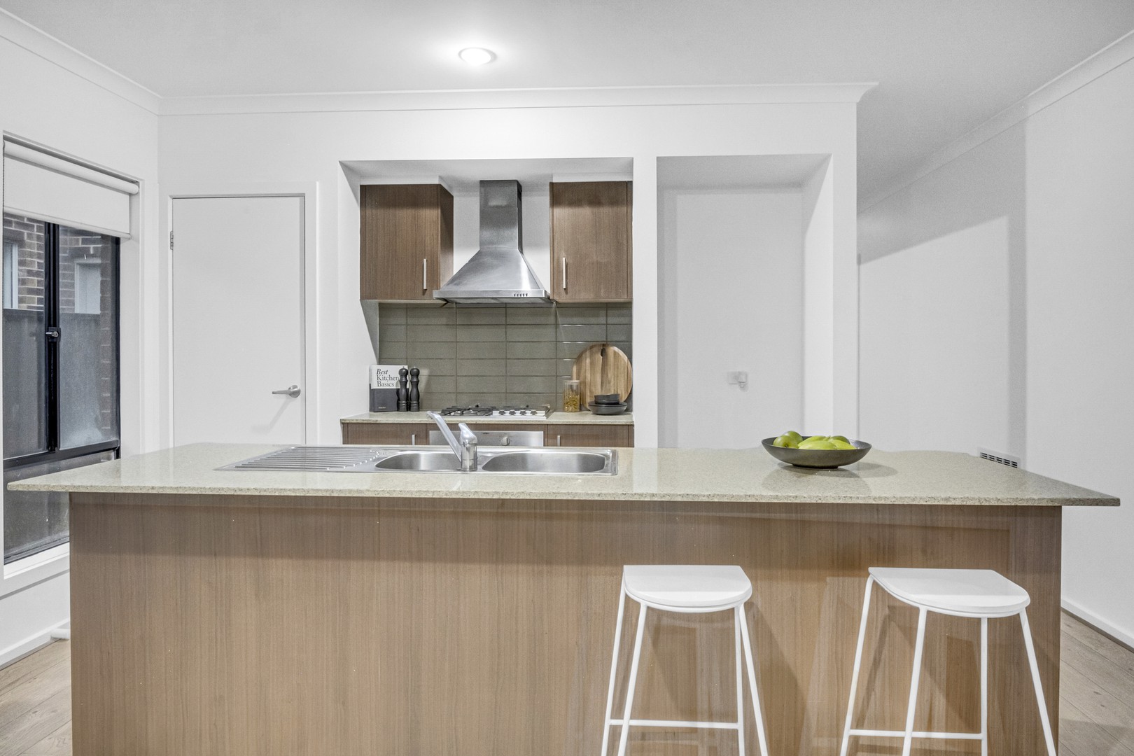 37 Brentwick Drive, Craigieburn, VIC 3064, Craigieburn - Thumbnail 5