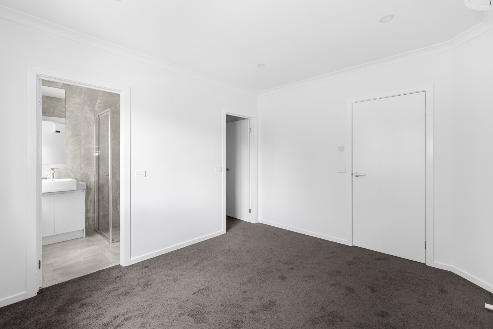 37 Camellia Avenue, Noble Park North, VIC 3174, Noble Park North - Thumbnail 4