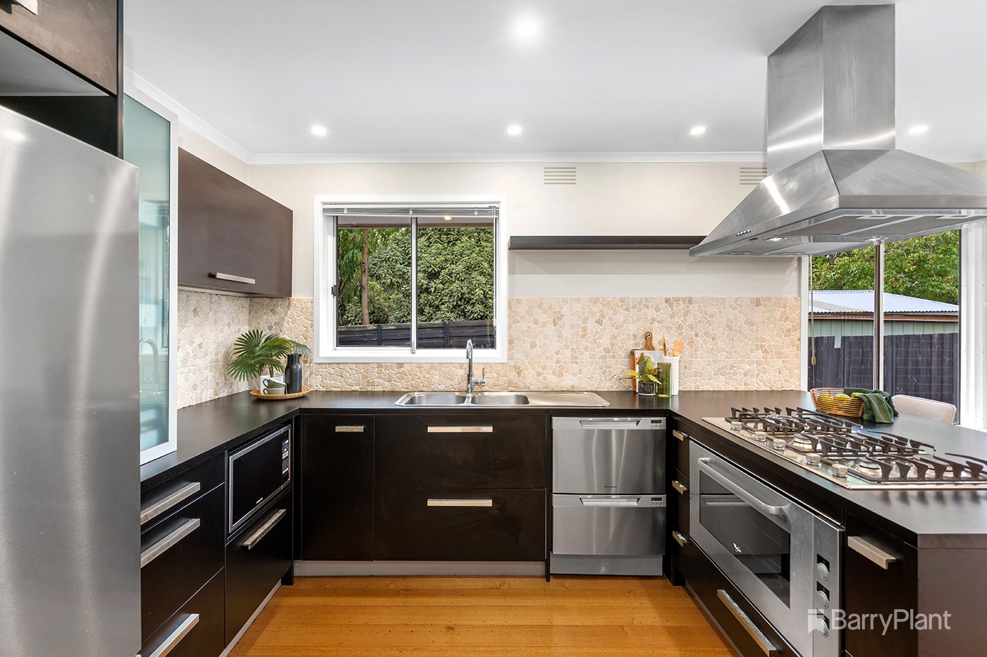 37 Carronvale Road, Mooroolbark, VIC 3138, Mooroolbark - Thumbnail 4