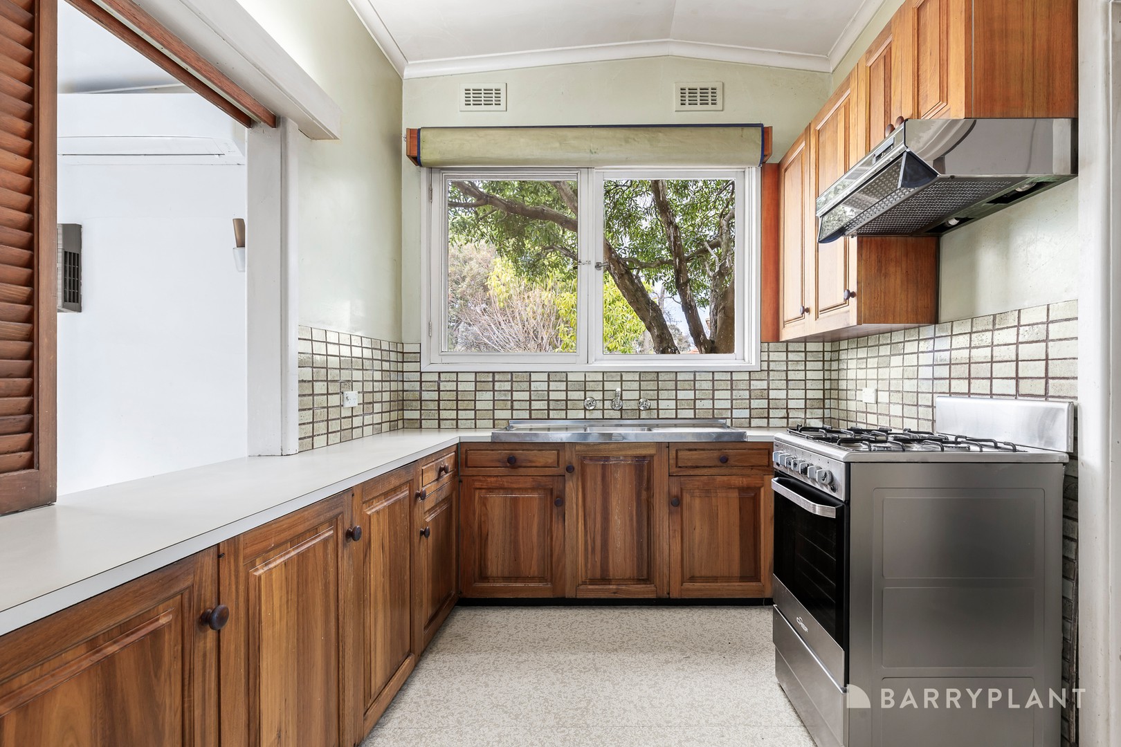 37 Comas Road, Cheltenham, VIC 3192, Cheltenham - Thumbnail 3