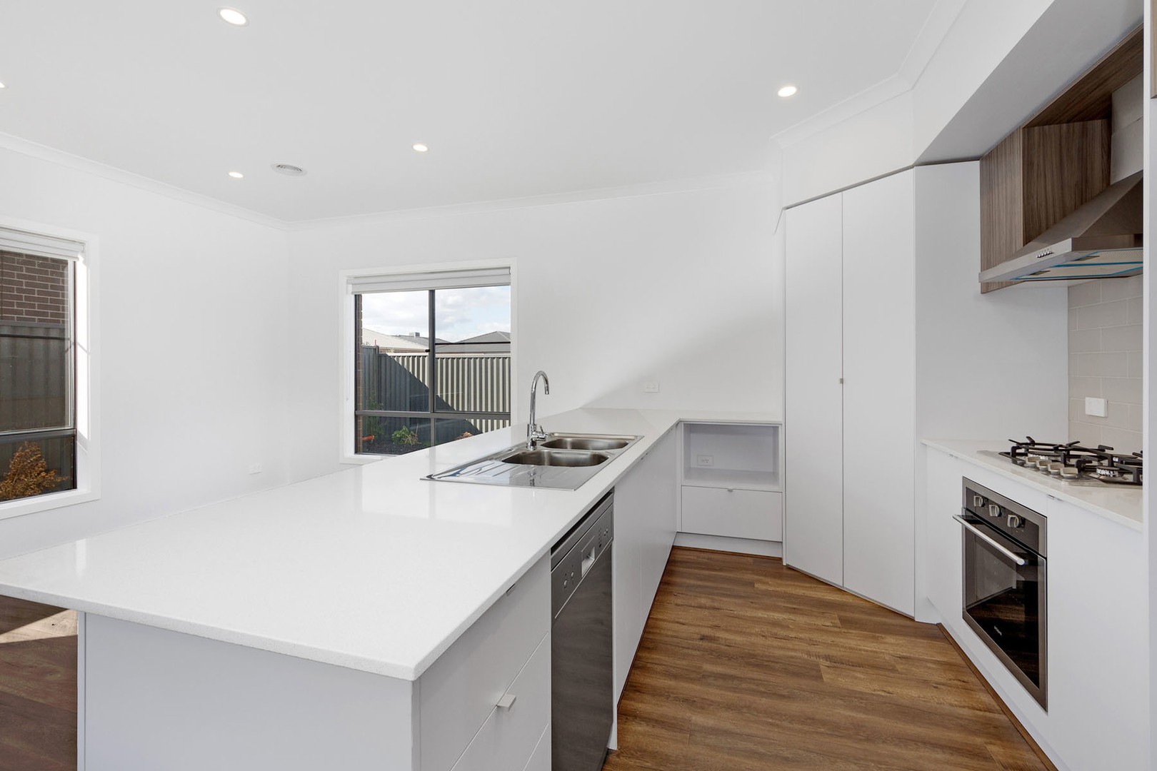 37 Creekwood Way, Cobblebank, VIC 3338 - Thumbnail 1 - 08/11/2021
