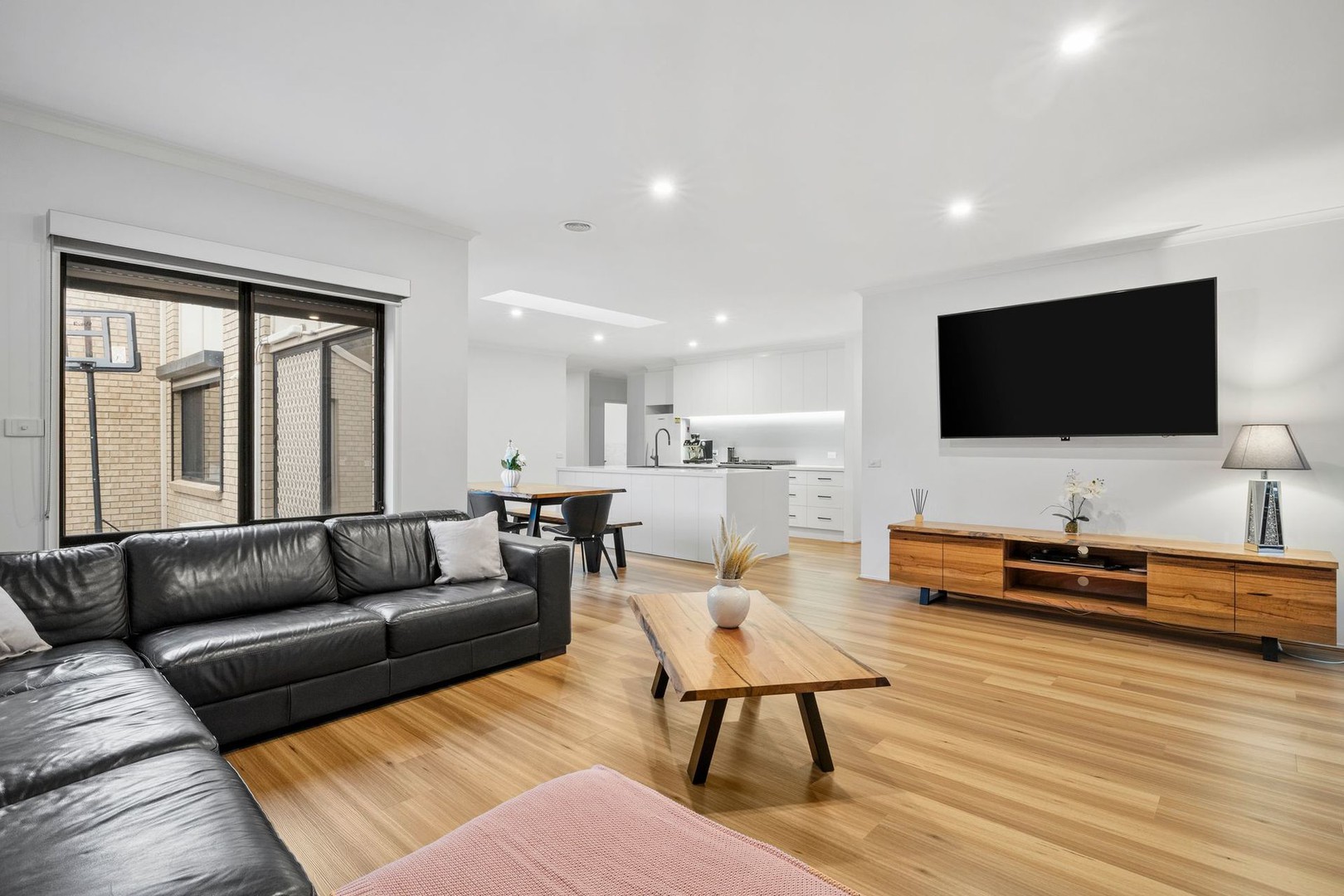 37 Dobell Crescent, Caroline Springs, VIC 3023, Caroline Springs - Thumbnail 7