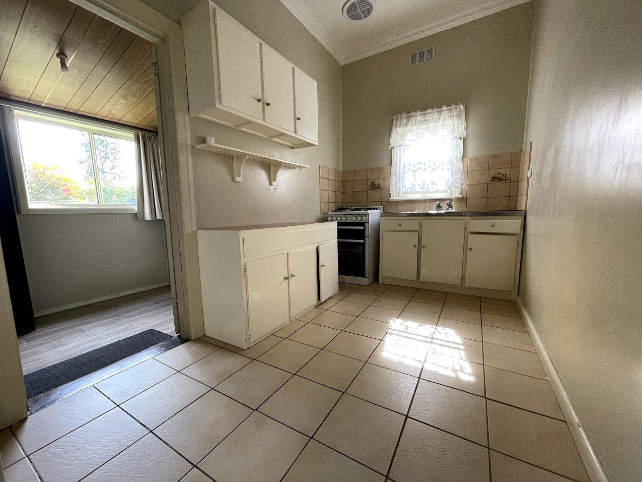 37 Donne StreetCoburg, VIC 3058  - Leased, Coburg - Thumbnail 4