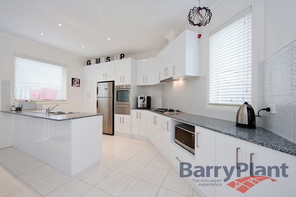 37 Dunkirk Drive, Point Cook, VIC 3030, Point Cook - Thumbnail 2