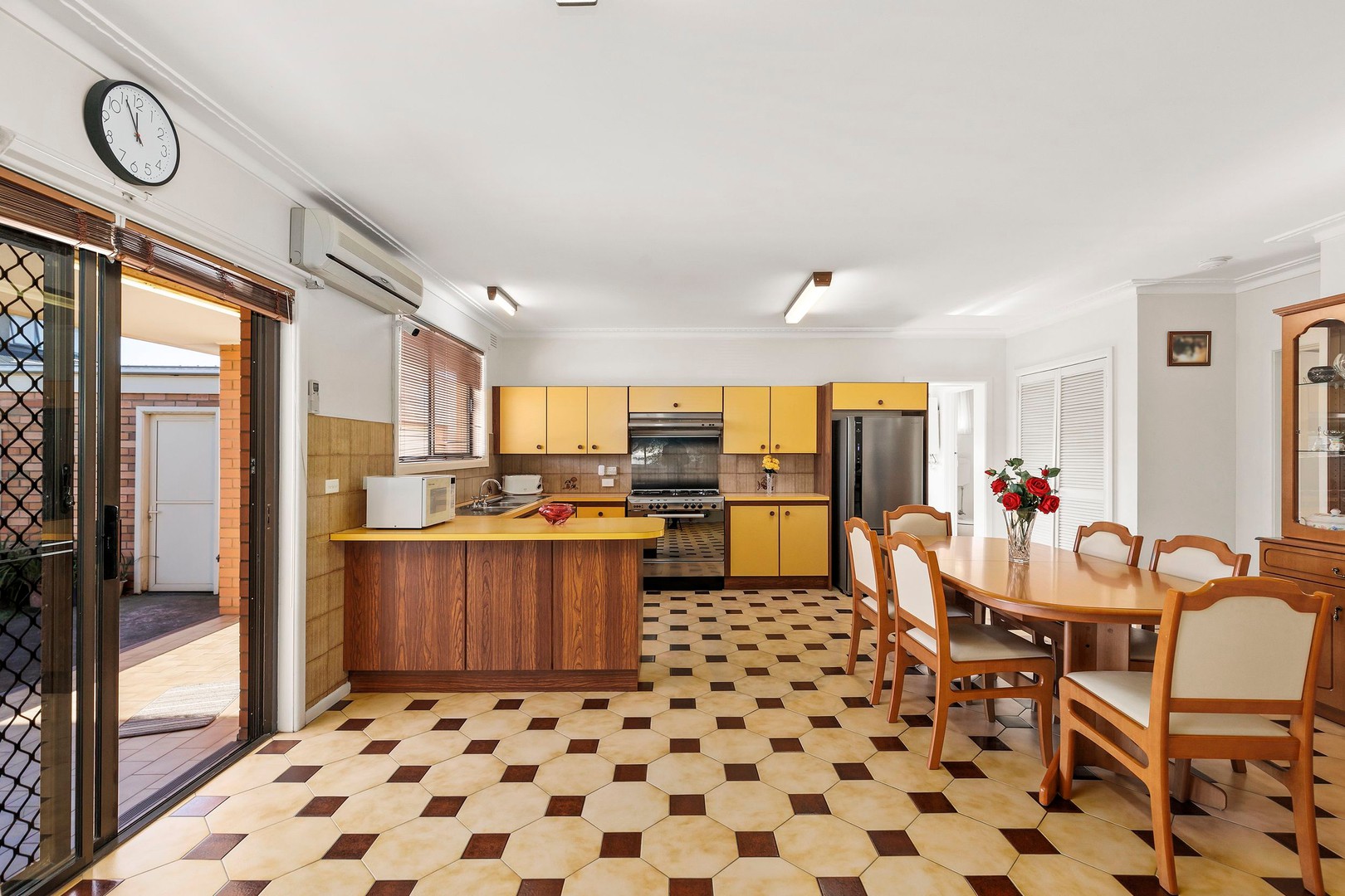 37 Epstein Street, Reservoir, VIC 3073 - Thumbnail 2 - 22/05/2025