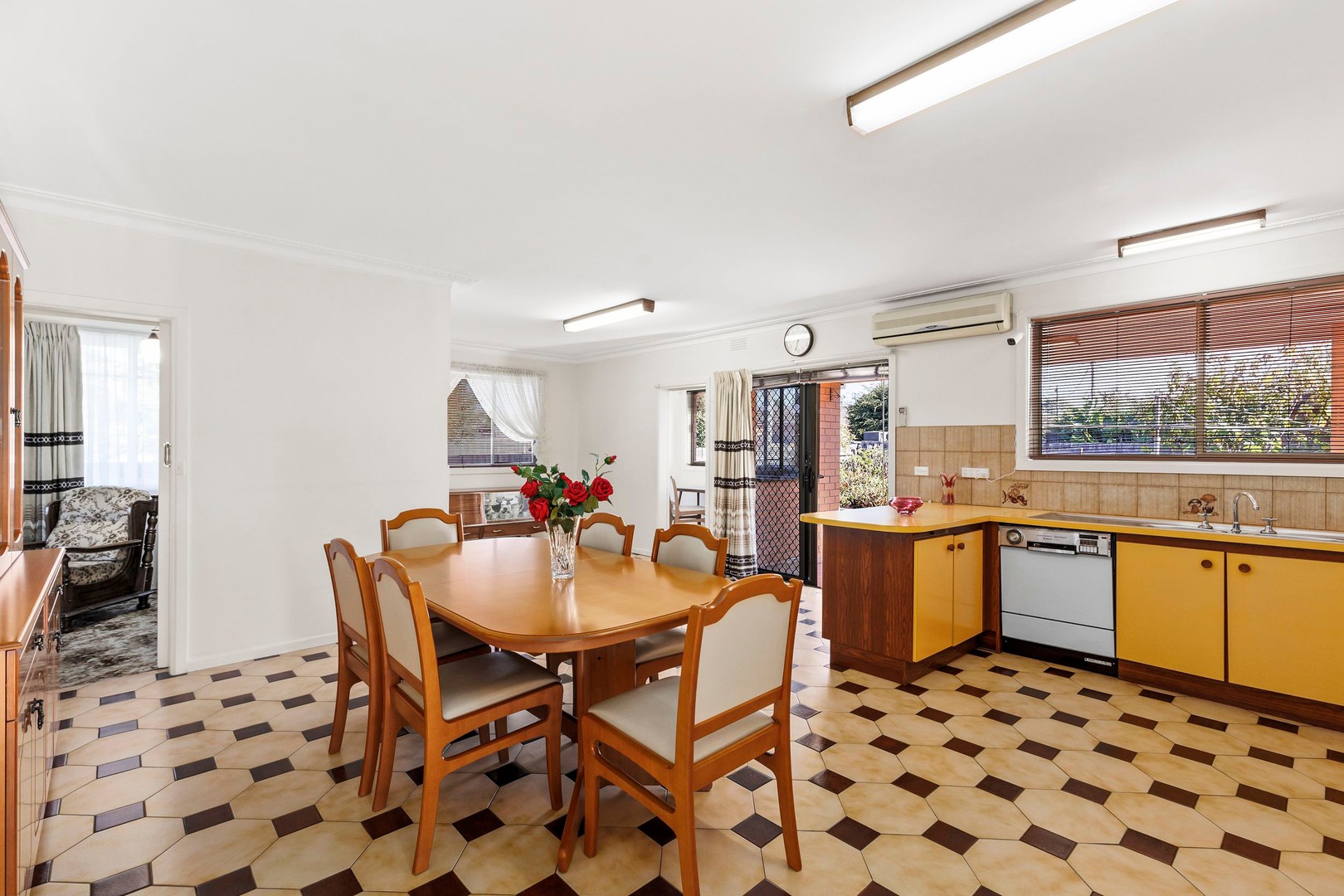 37 Epstein Street, Reservoir, VIC 3073, Reservoir - Thumbnail 3