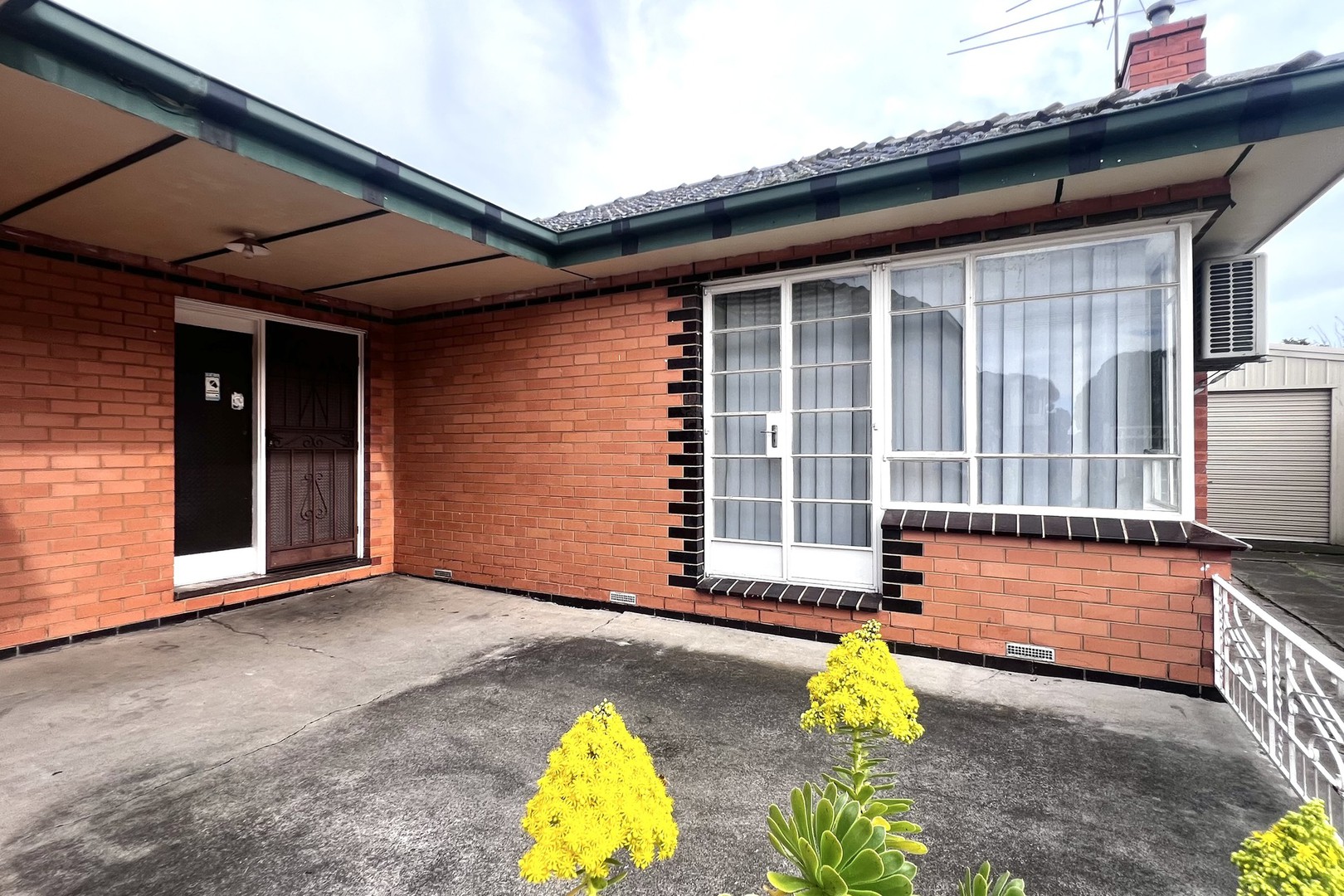 37 Grace Street, St Albans, VIC 3021 - Thumbnail 1 - 01/06/2026