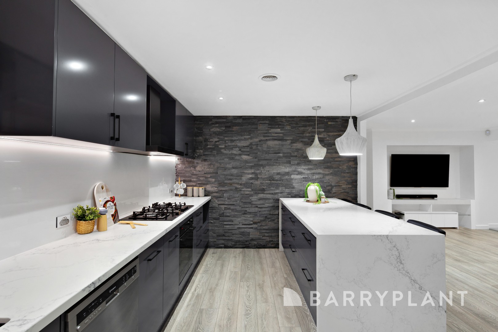 37 Green Gully Road, Keilor, VIC 3036, Keilor - Thumbnail 6