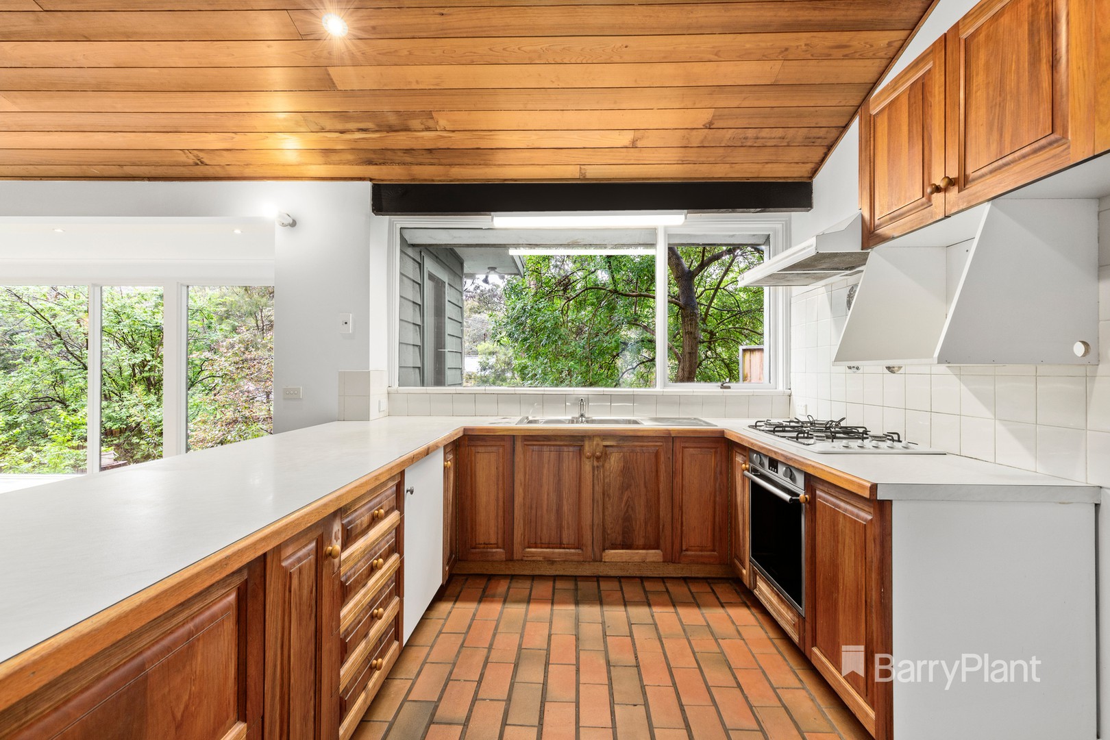 37 Haleys Gully Road, Hurstbridge, VIC 3099, Hurstbridge - Thumbnail 5