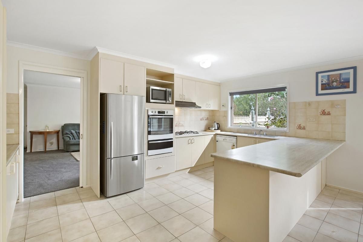 37 Highland Avenue, Croydon, VIC 3136, Croydon - Thumbnail 2