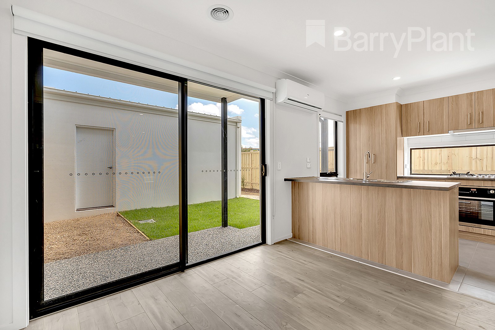 37 Hollywood Drive, Roxburgh Park, VIC 3064, Roxburgh Park - Thumbnail 5