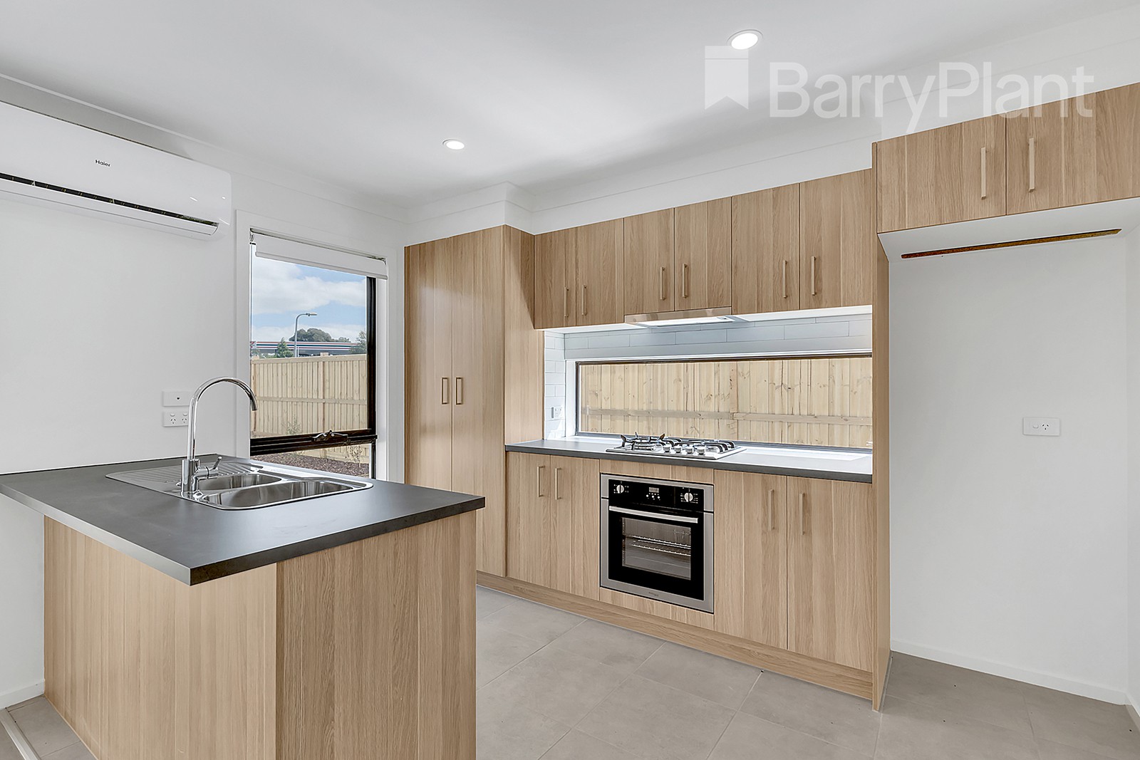 37 Hollywood Drive, Roxburgh Park, VIC 3064, Roxburgh Park - Thumbnail 7
