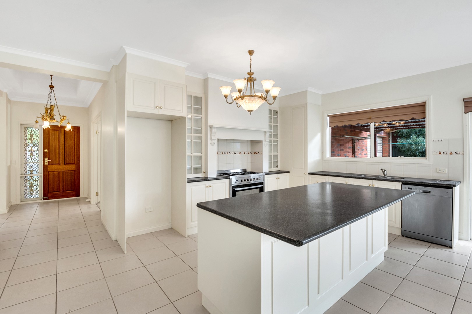 37 Kings Glen, Craigieburn, VIC 3064, Craigieburn - Thumbnail 2