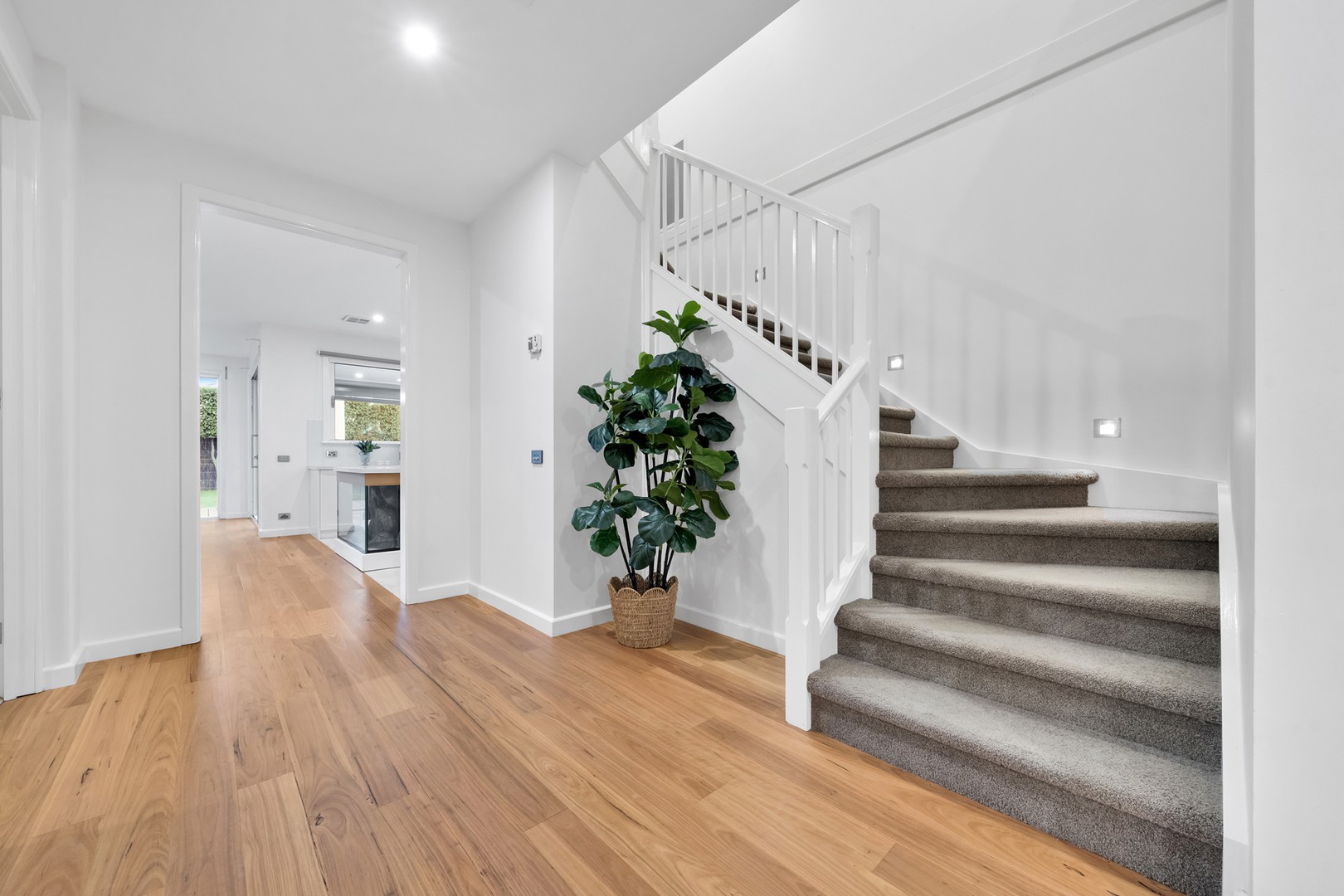 37 Lakeside Drive, Sandhurst, VIC 3977 - Thumbnail 2 - 07/05/2025