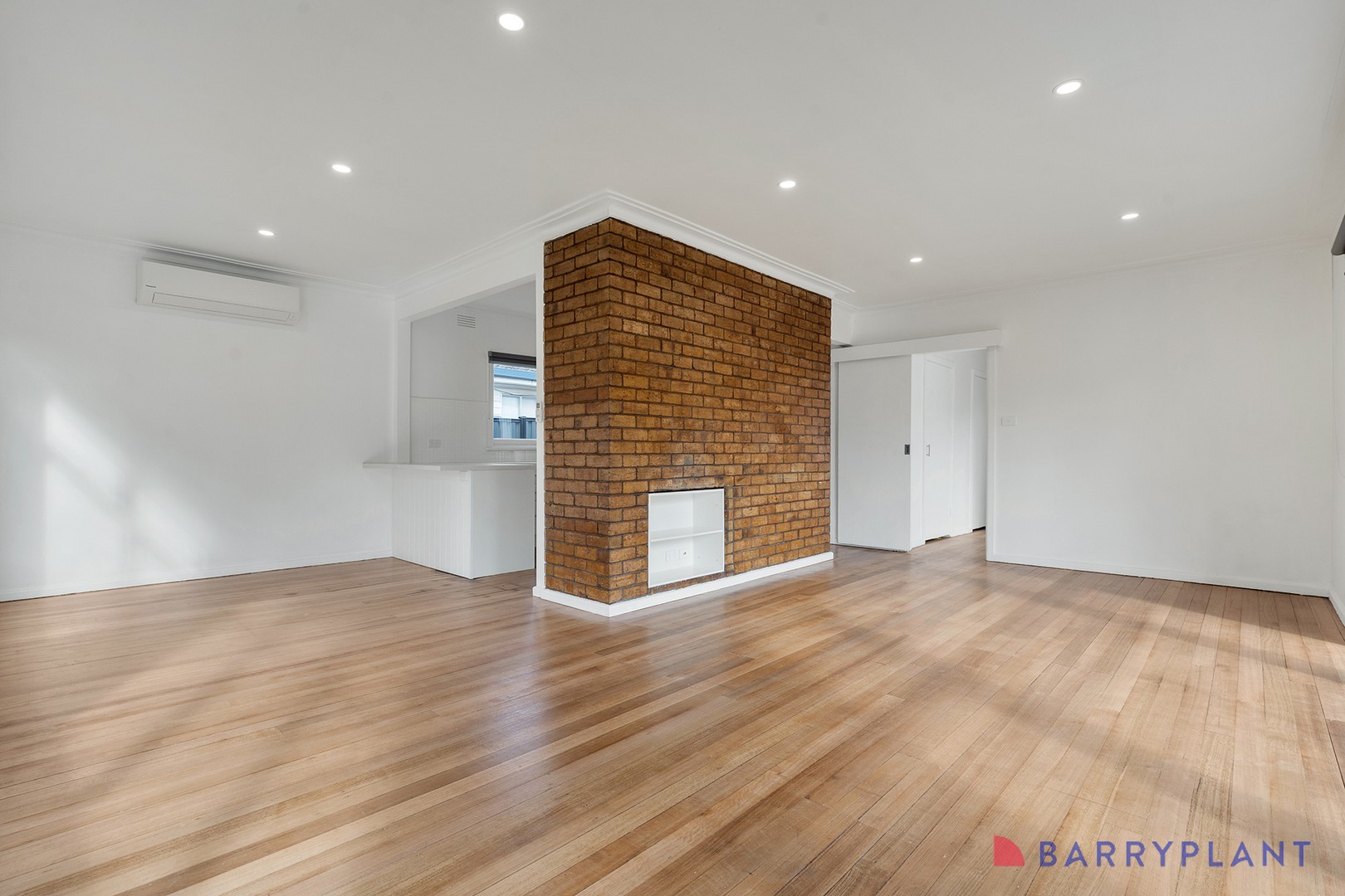 37 Locher Avenue, Reservoir, VIC 3073, Reservoir - Thumbnail 2