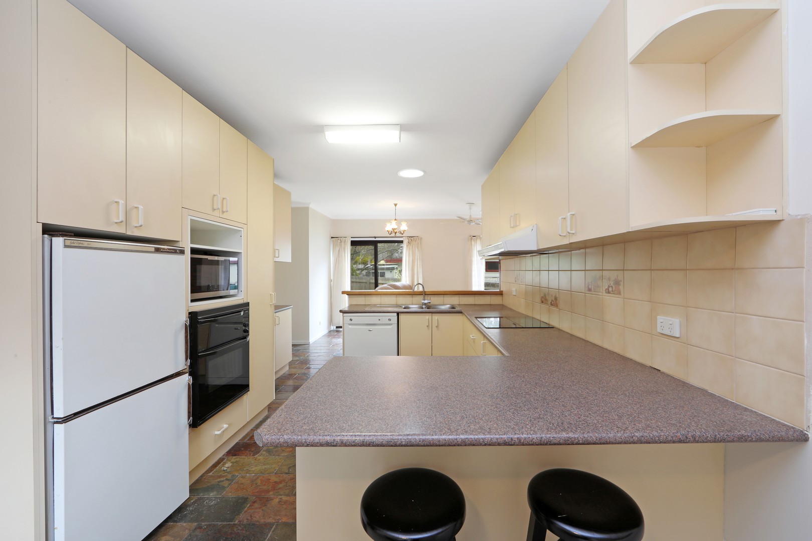 37 McDonald Crescent, Boronia, VIC 3155, Boronia - Thumbnail 2