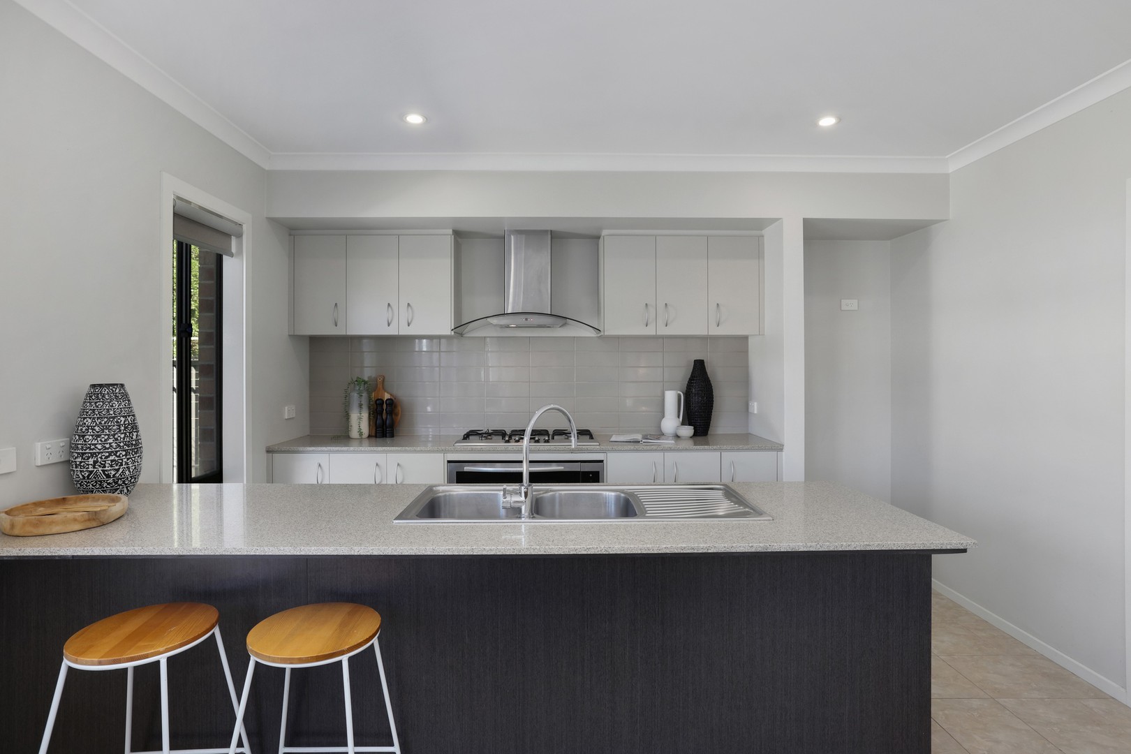 37 Michael Place, Point Cook, VIC 3030, Point Cook - Thumbnail 4