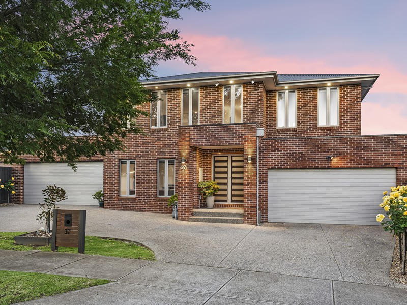 37 Morton Boulevard, Taylors Hill, VIC 3037 - Image - 14/11/2025