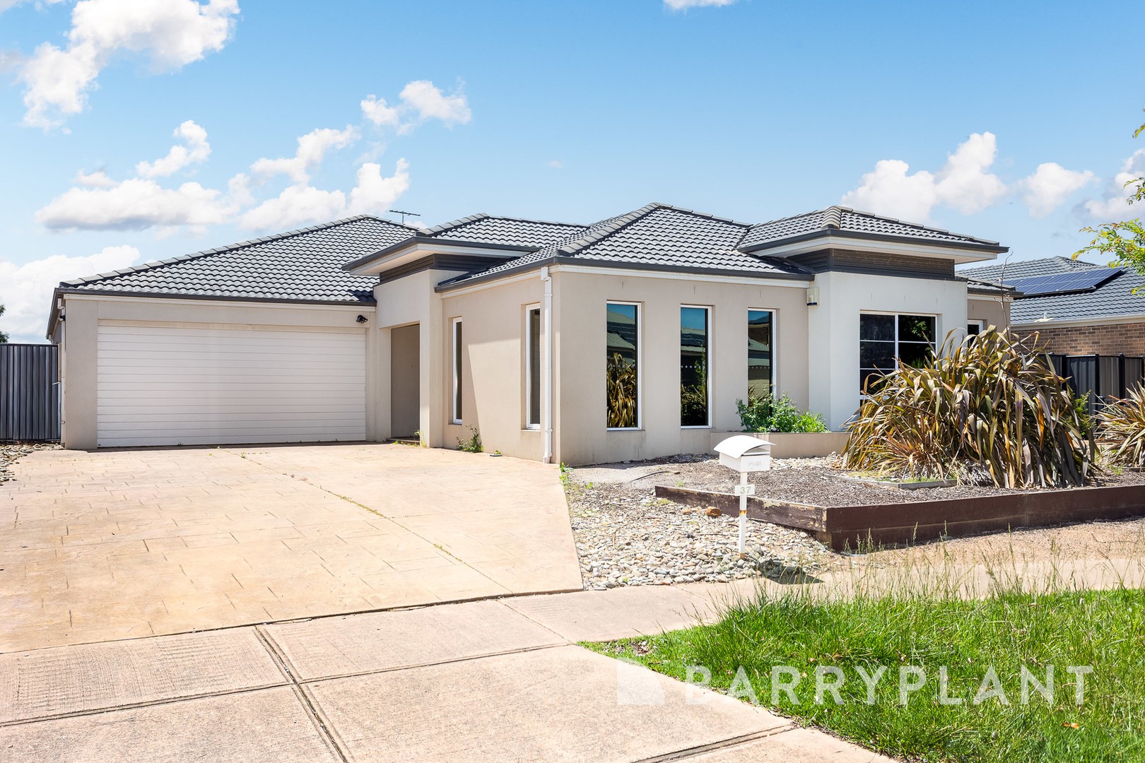 37 Niland Crescent, Point Cook, VIC 3030, Point Cook - Thumbnail 2