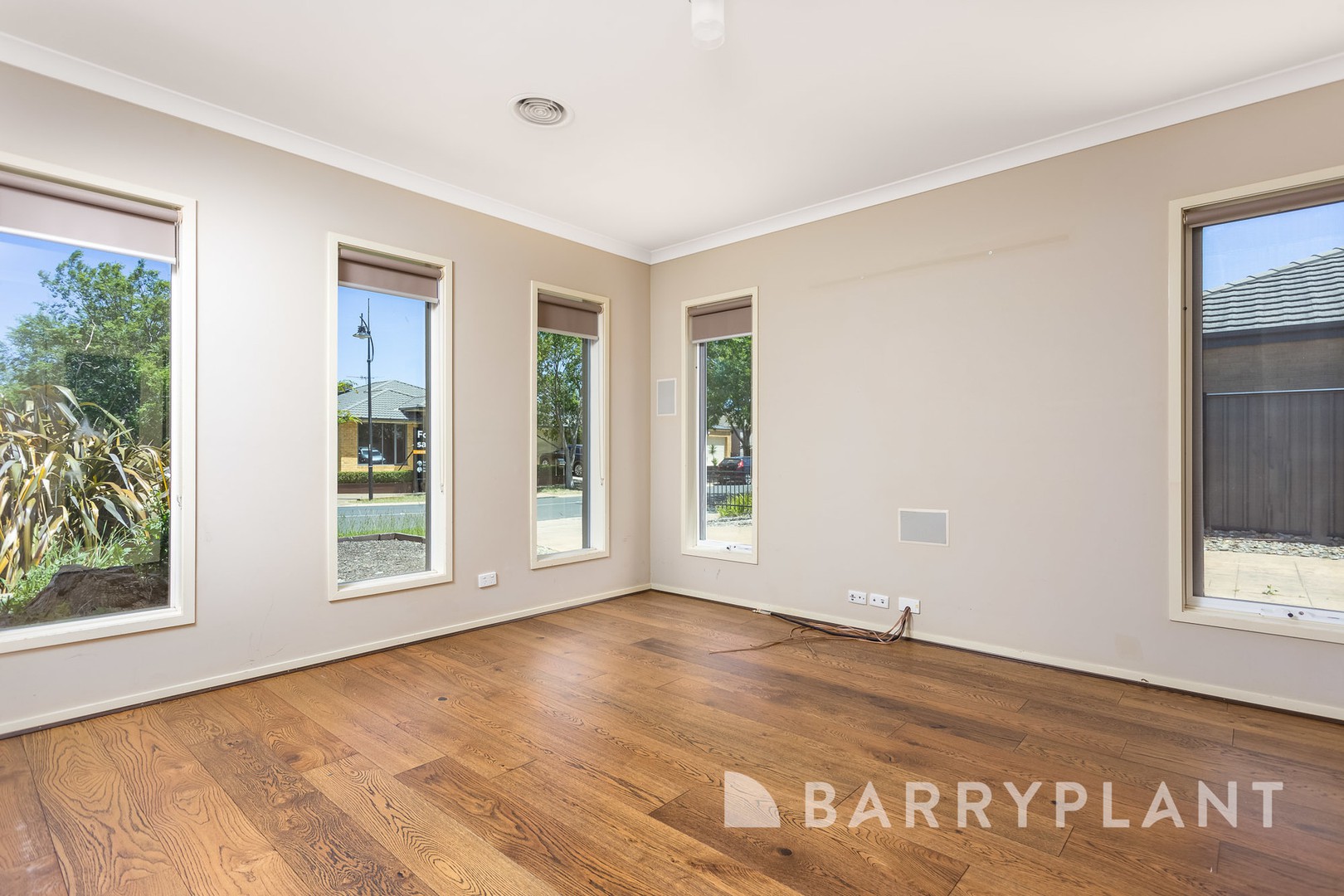 37 Niland Crescent, Point Cook, VIC 3030, Point Cook - Thumbnail 3