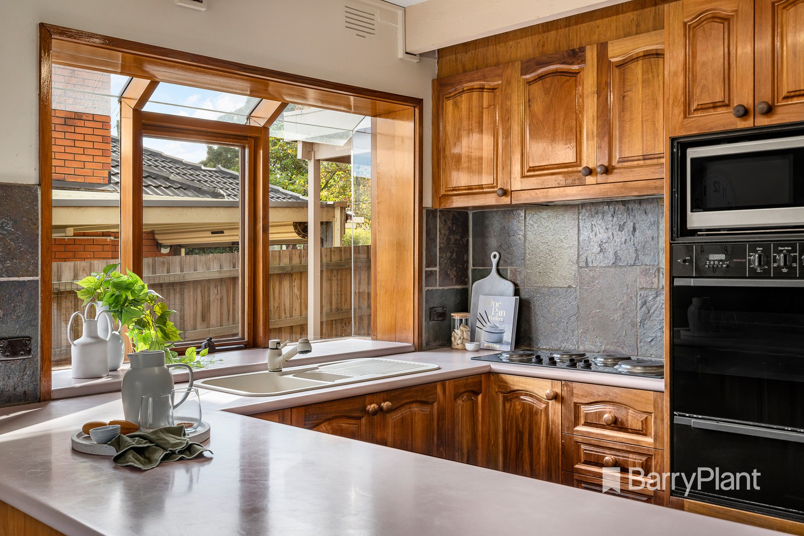 37 Patyah Street, Diamond Creek, VIC 3089 - Thumbnail 2 - 22/06/2023