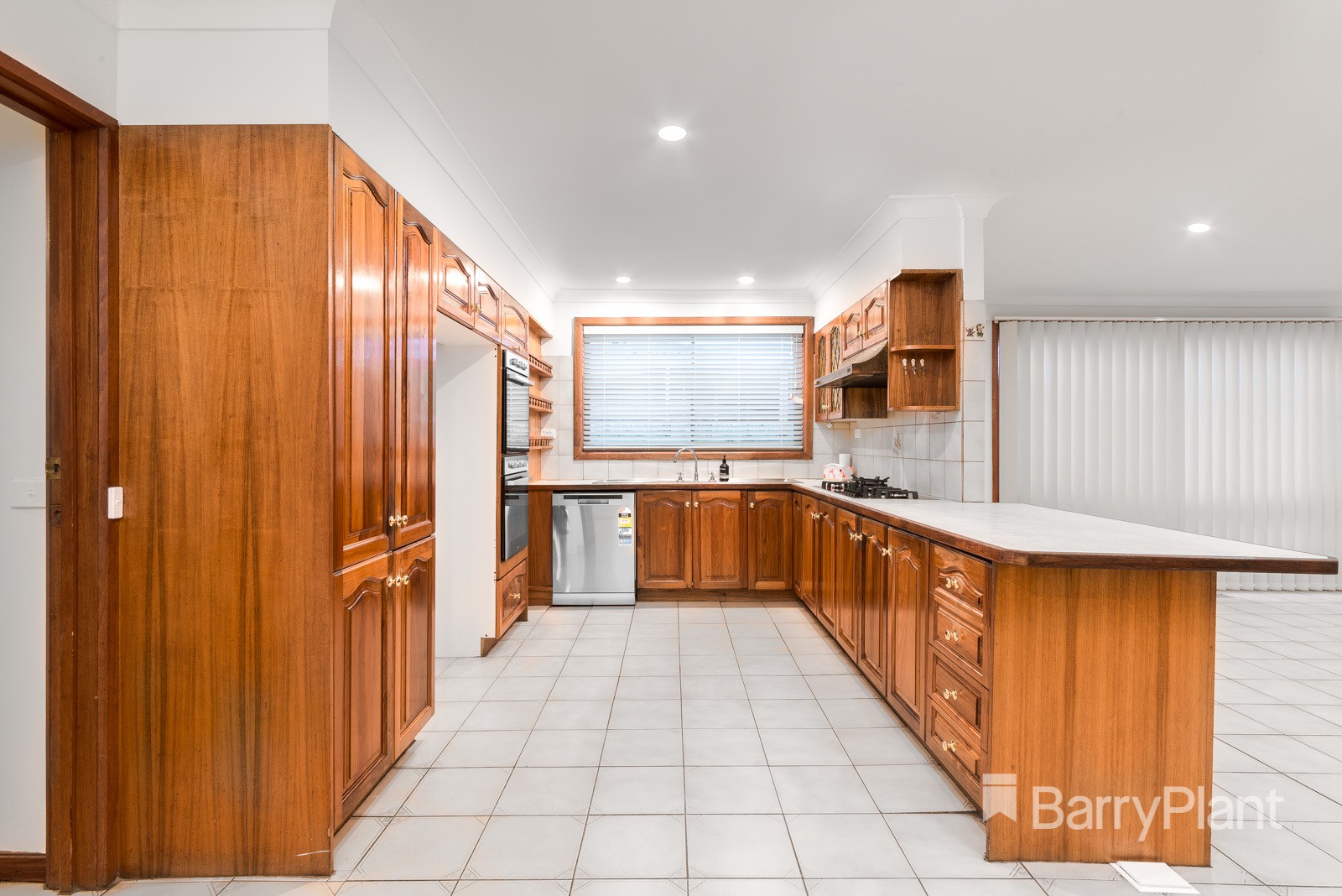 37 Peppercorn Parade, Epping, VIC 3076, Epping - Thumbnail 3