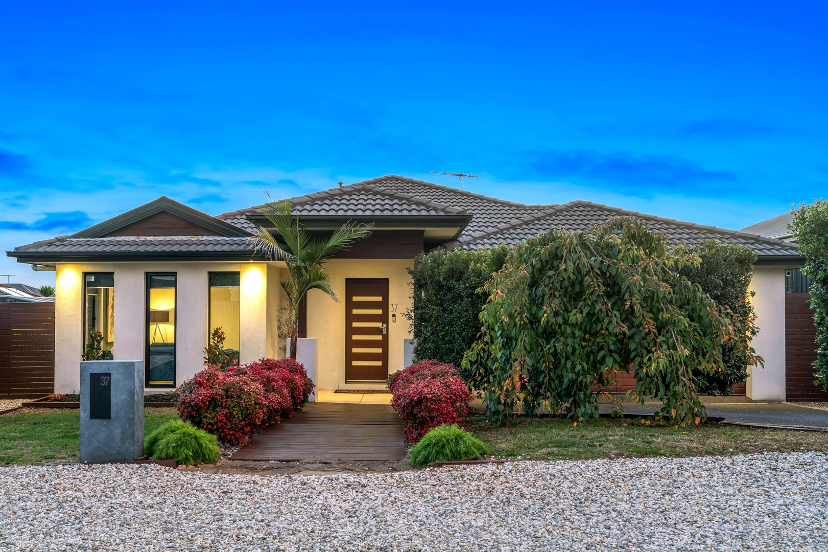 37 Pretty Sally Drive, Wallan, VIC 3756 - Thumbnail 2 - 17/05/2025