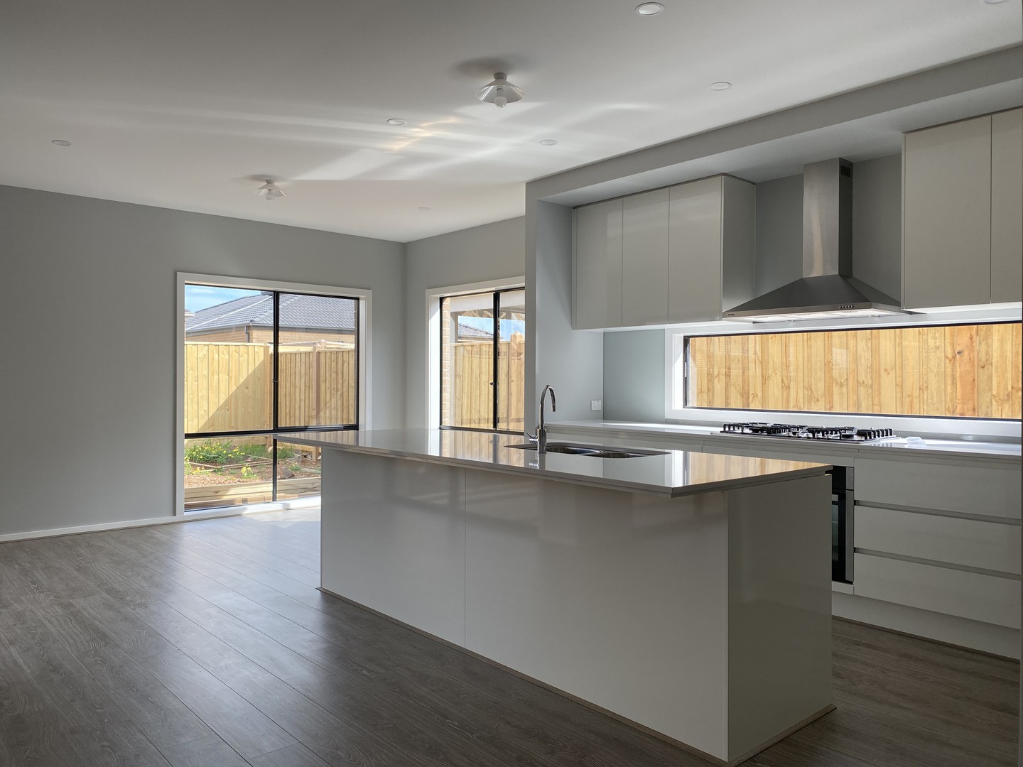 37 Rosette  Crescent, Rockbank, VIC 3335, Rockbank - Thumbnail 3