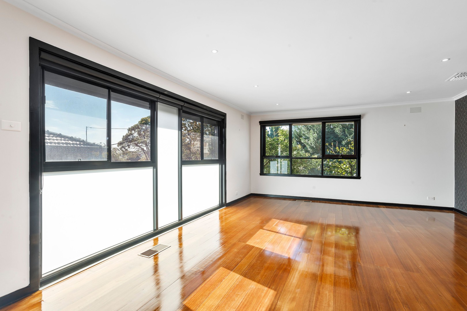 37 San Remo DriveAvondale Heights, VIC 3034, Avondale Heights - Thumbnail 3
