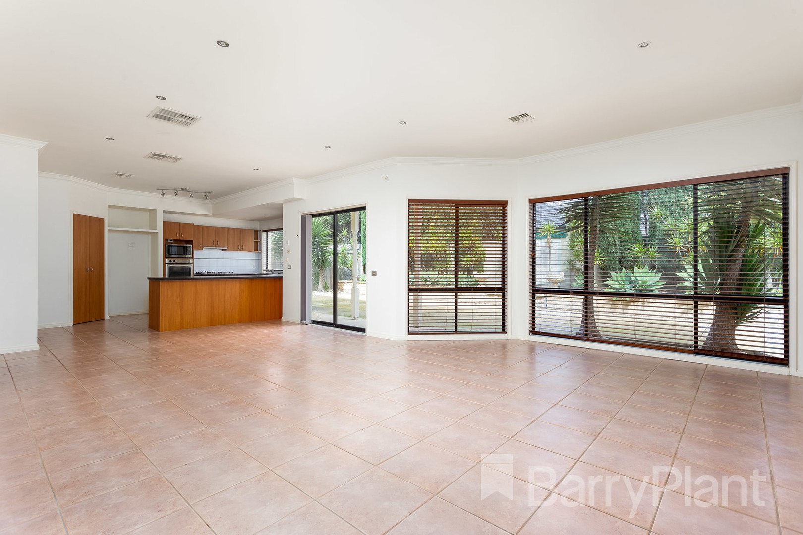 37 Sandy Point Road, Point Cook, VIC 3030, Point Cook - Thumbnail 4