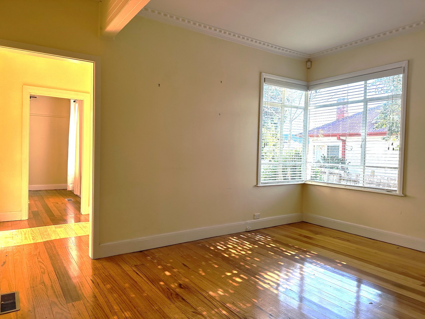 37 Shawlands Avenue, Blackburn South, VIC 3130, Blackburn South - Thumbnail 3