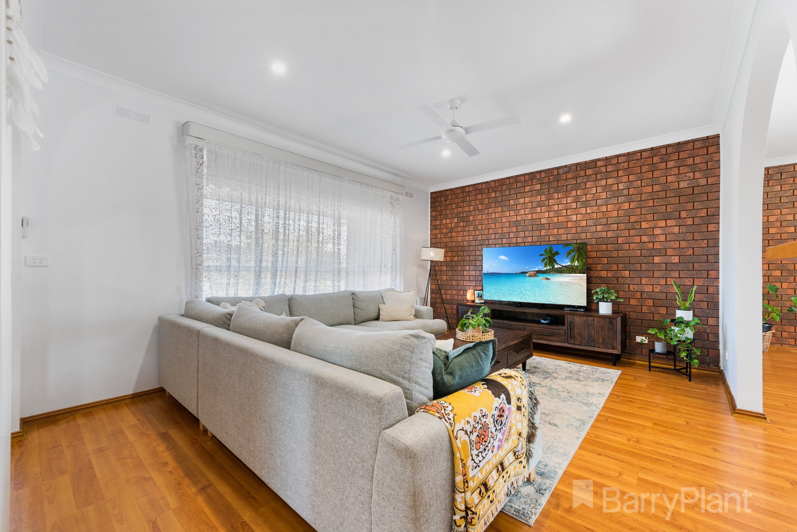 37 Shaws Road, Werribee, VIC 3030, Werribee - Thumbnail 8